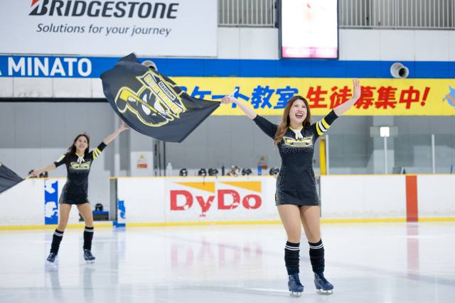NAGOYA ICE CREWのフラッグパフォーマンス